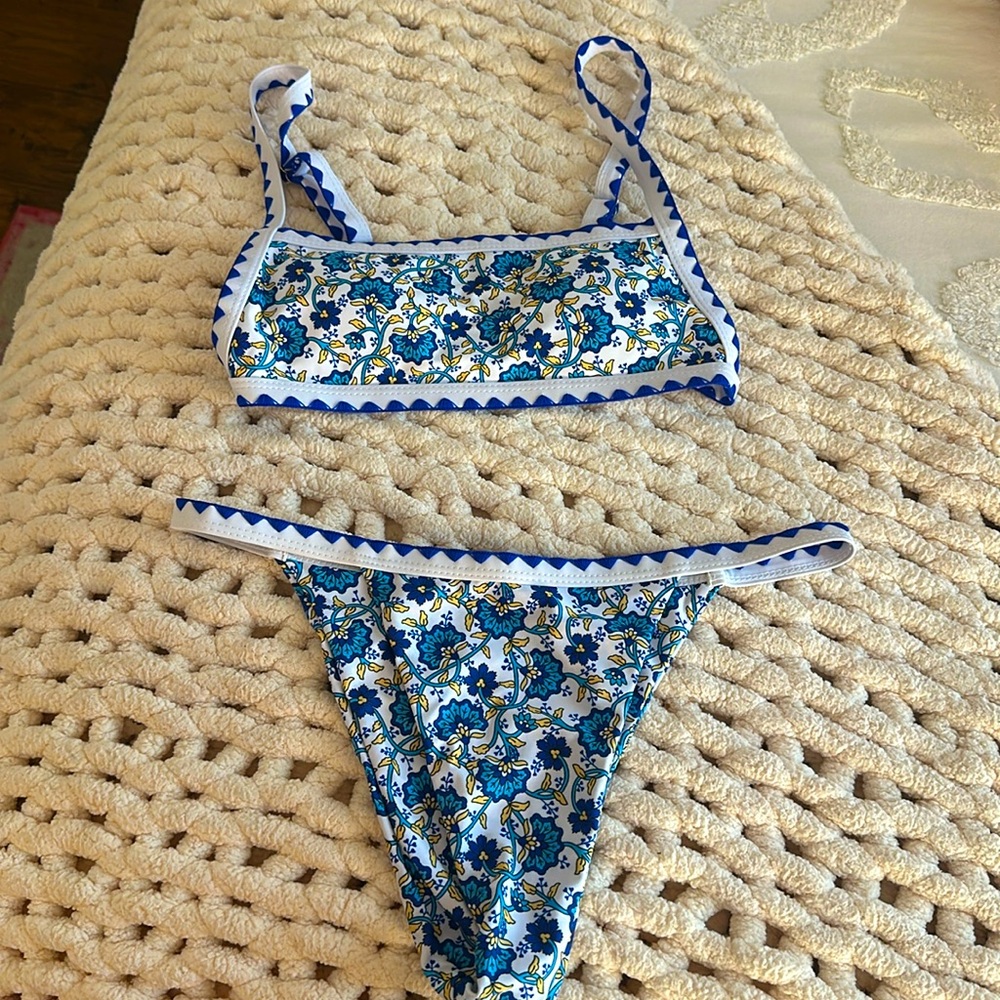 Bikini!